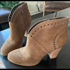 Vince Camuto Fritan booties - size 9M. Like new condition